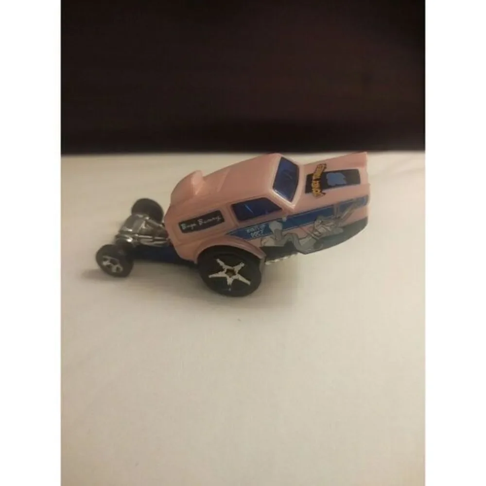 Looney toons Hot Wheels HW Poppa Wheelie Mattel 2013‎ BDC90 Pink Bugs Bunny Rare